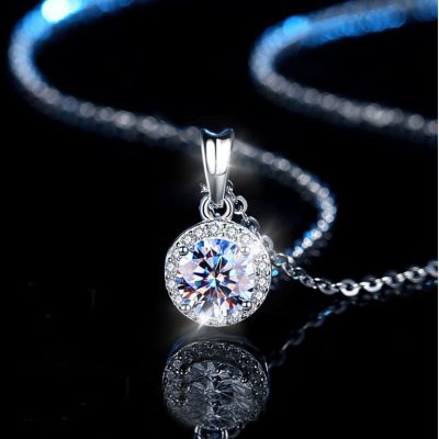 Phối charm kim cương xanh trên dây vàng trắng cho mệnh Thủy